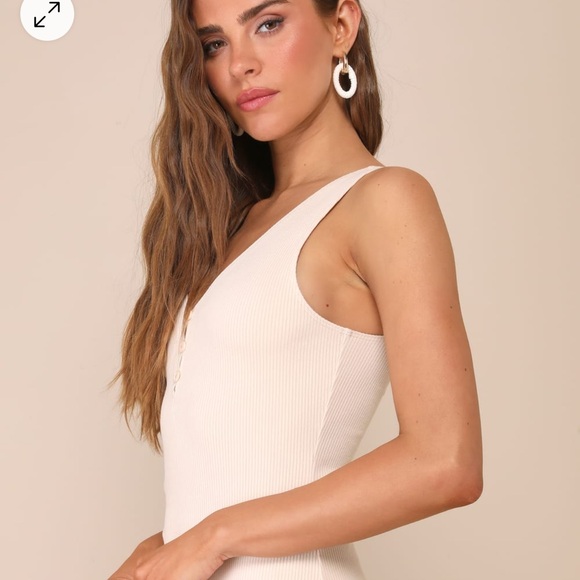 Lulu’s Beige Ribbed Knit Sleeveless Bodysuit.  New with tags, size medium. - Picture 3 of 6
